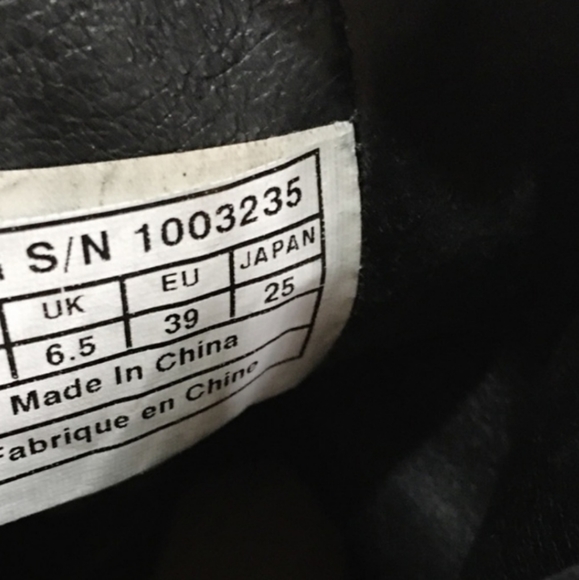 🚫SOLD🚫UGG Fabrizia Moto boots oiled leather/suede - Picture 13 of 13